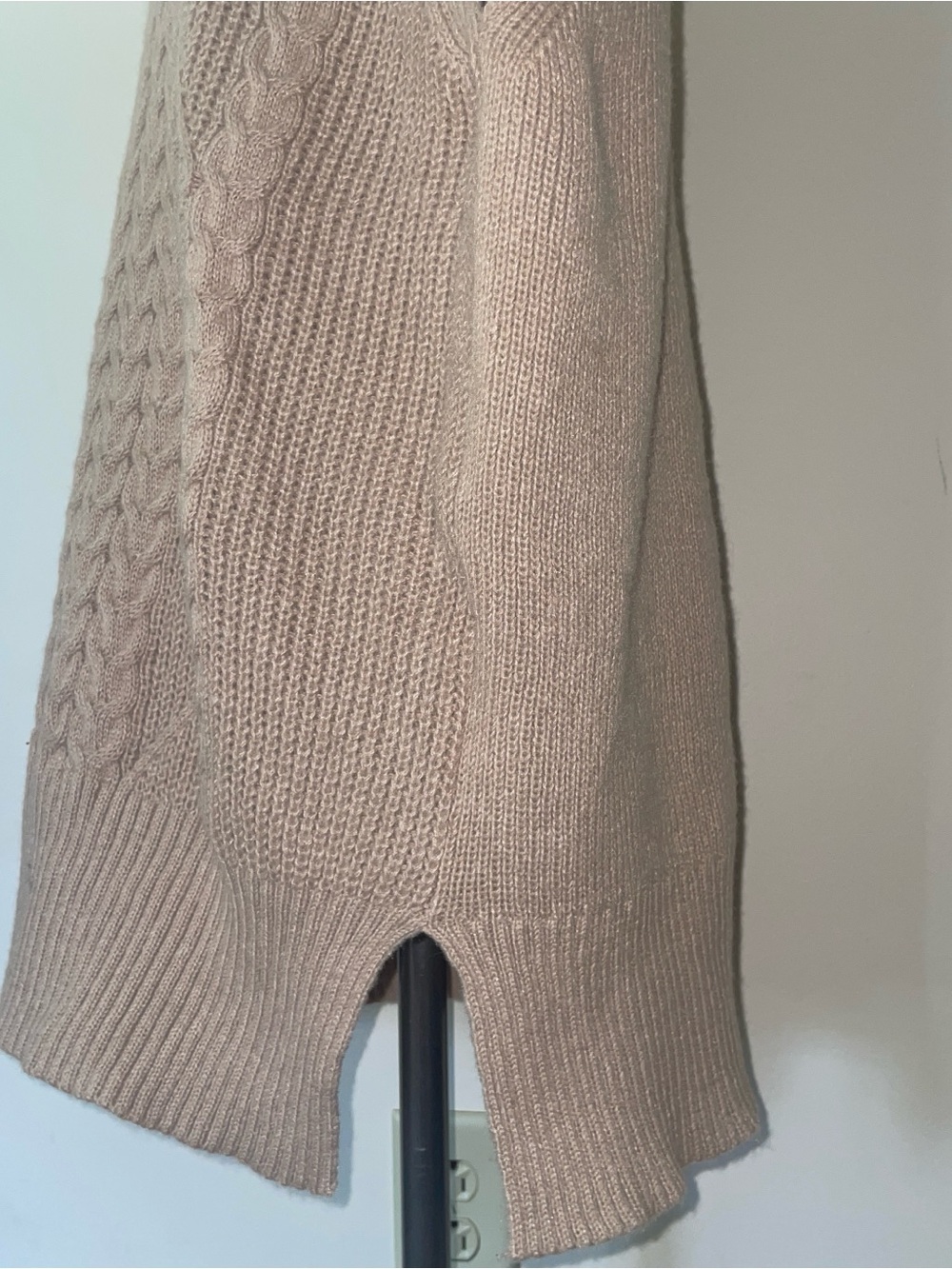 SIMPLE Women's Cable Knit V-Neck Sleeveless Top -soft -stretchy‎ - Picture 3 of 8